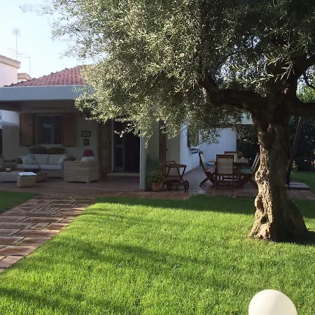 Moro House - In Athena Vila *